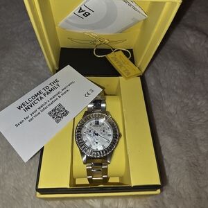 Invicta watch With Extra Links Diamond Chip Bezel